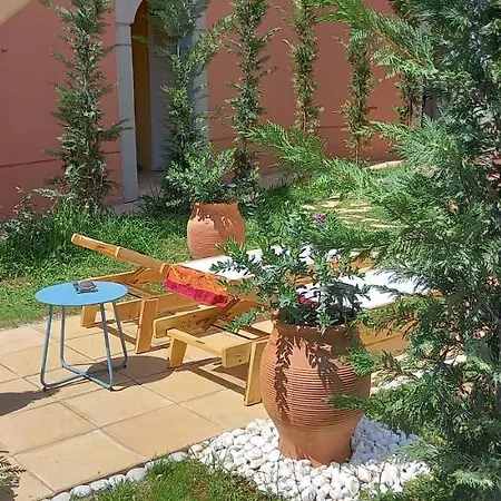 Adi's On The Barbati