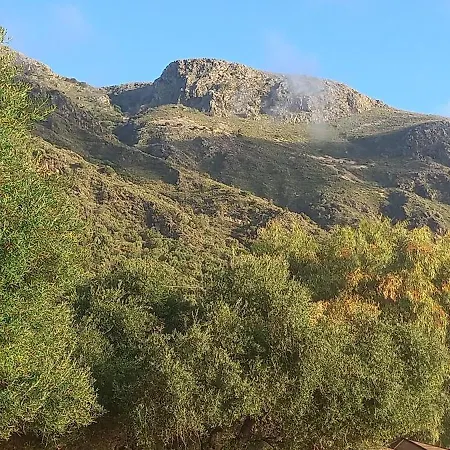 Adi's On The Barbati